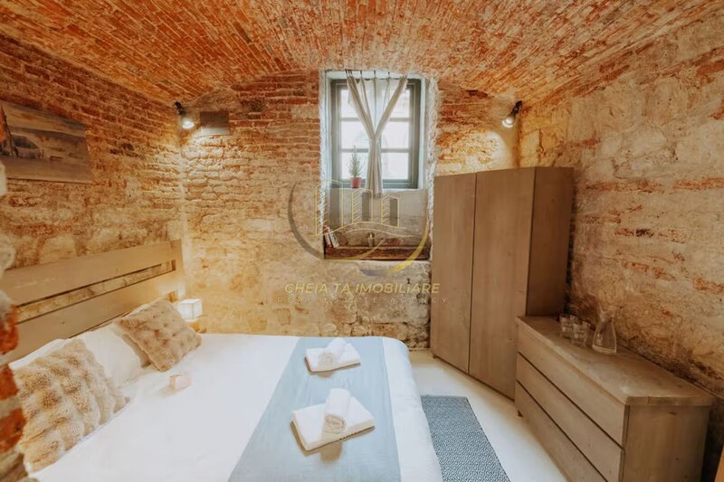 Apartament cu farmec istoric – 40 mp, parter, in centrul orasului