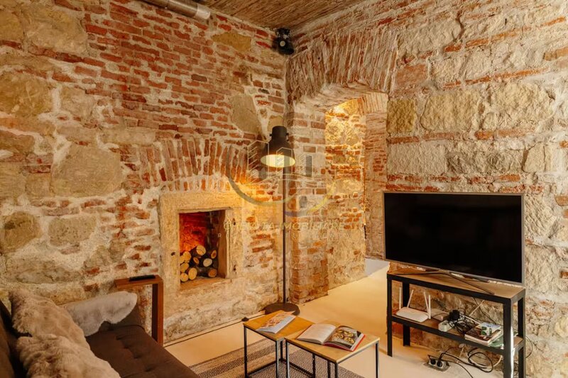 Cluj Napoca Apartament cu farmec istoric   40 mp, parter, in centrul orasului