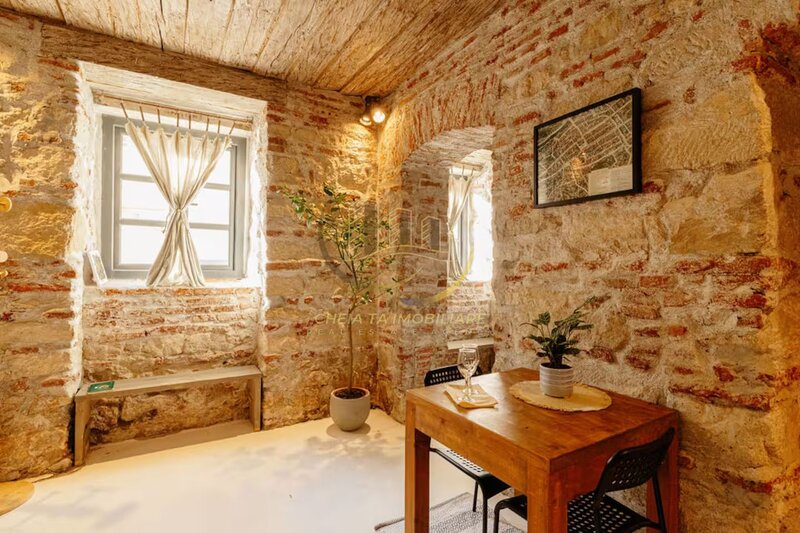 Apartament cu farmec istoric – 40 mp, parter, in centrul orasului