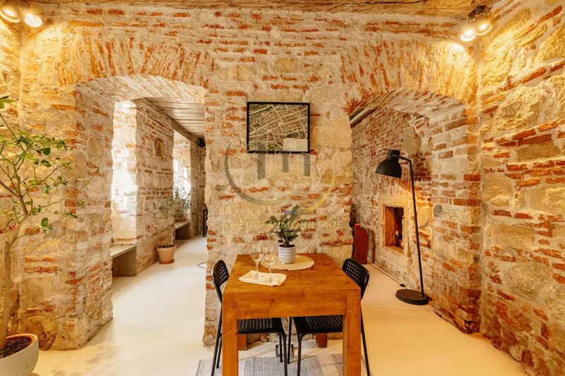 Apartament cu farmec istoric – 40 mp, parter, in centrul orasului