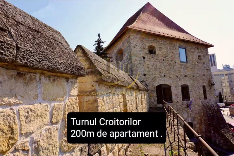 Apartament cu farmec istoric – 40 mp, parter, in centrul orasului