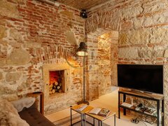 Apartament cu farmec istoric – 40 mp, parter, in centrul orasului